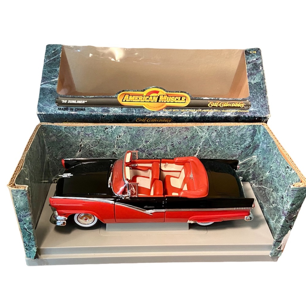 Muscle Ertl Collectibles Ford ‘56 Sunliner Model Car